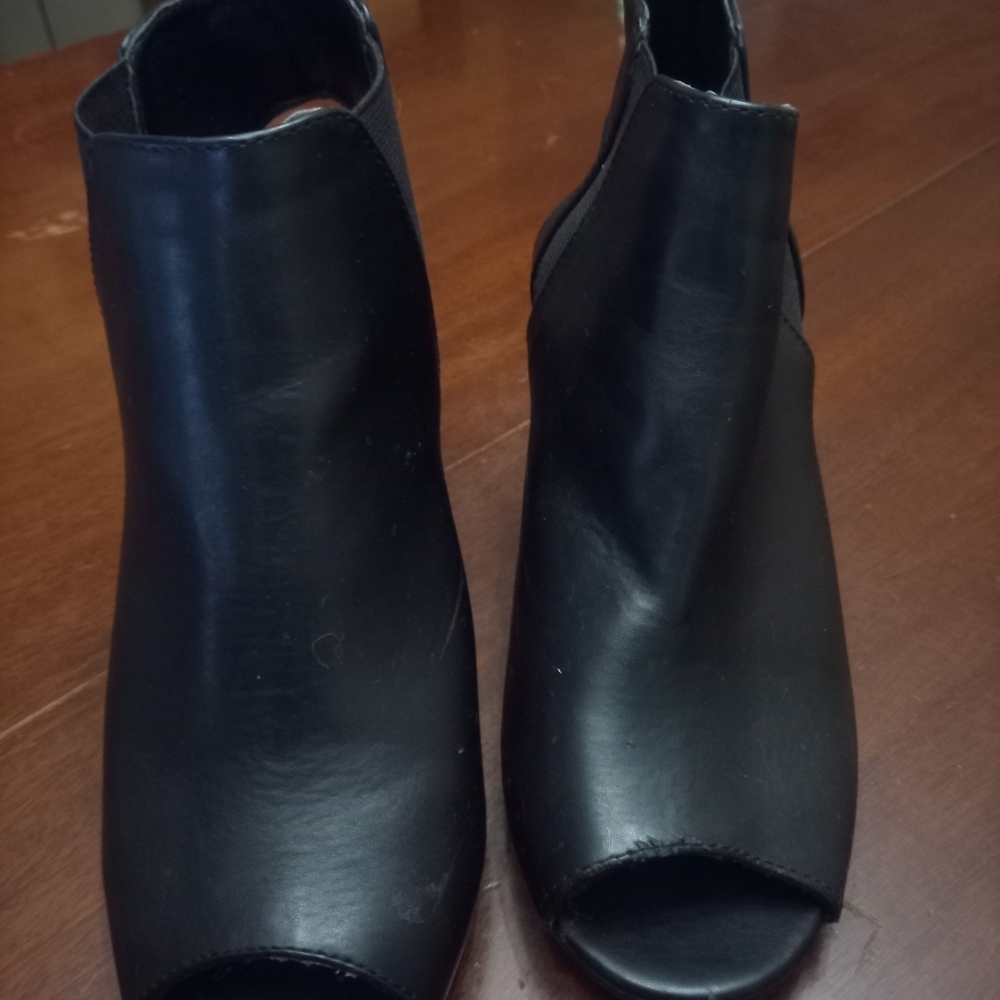 Denver Hayes Black Peep-Toe Ankle Booties